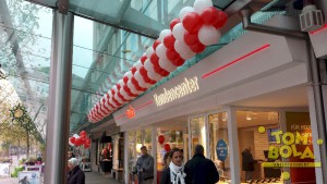 Eröffnung swb Kundencenter in Bremerhaven 13 m Girlande